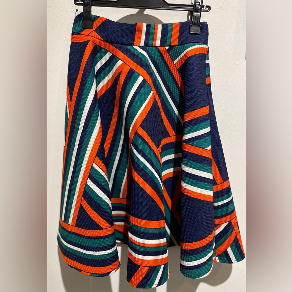 Geometric knee length skirt